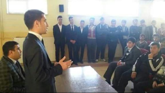 Yunus Emre Anadolu Lisesi Öğrencilerine Bilgilendirme Toplantısı Yapıldı.