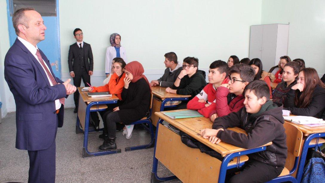İlçe Milli Eğitim Müdürü Cüneyt YOLDAŞ,Şehit Mustafa Kemal Devrilmez Anadolu Lisesini Ziyaret Etti